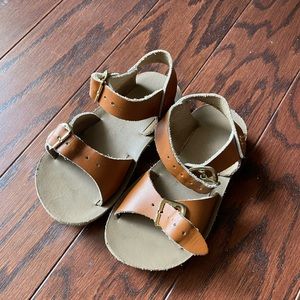 EUC Sun Sans Sandals